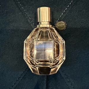 V&R Flowerbomb Eau de Parfum 1.7 ounces